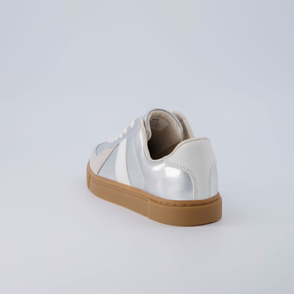 Bailey Lace Up Sneaker - view 19