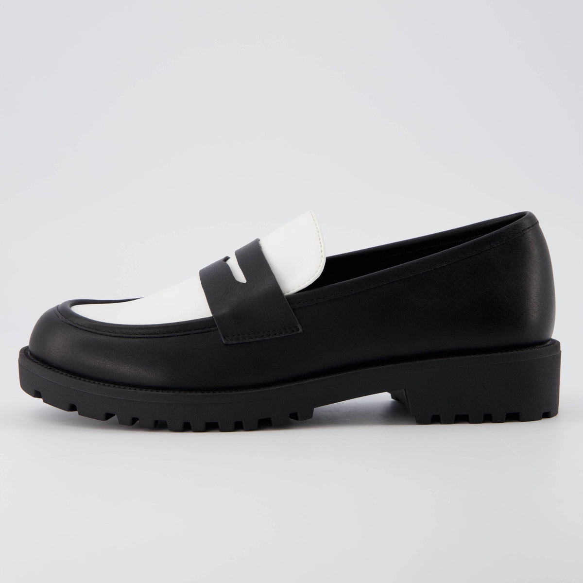 Reggio Contrast Slip On Loafer - view 2