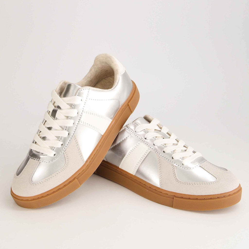 Bailey Lace Up Sneaker - view 18
